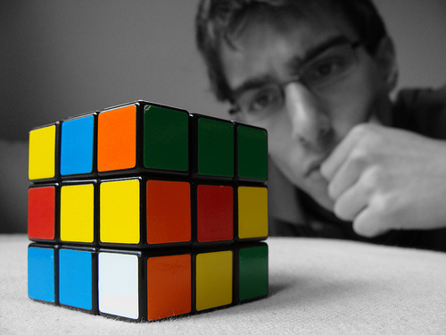 Chơi rubik giúp phát triển trí thông minh không gian